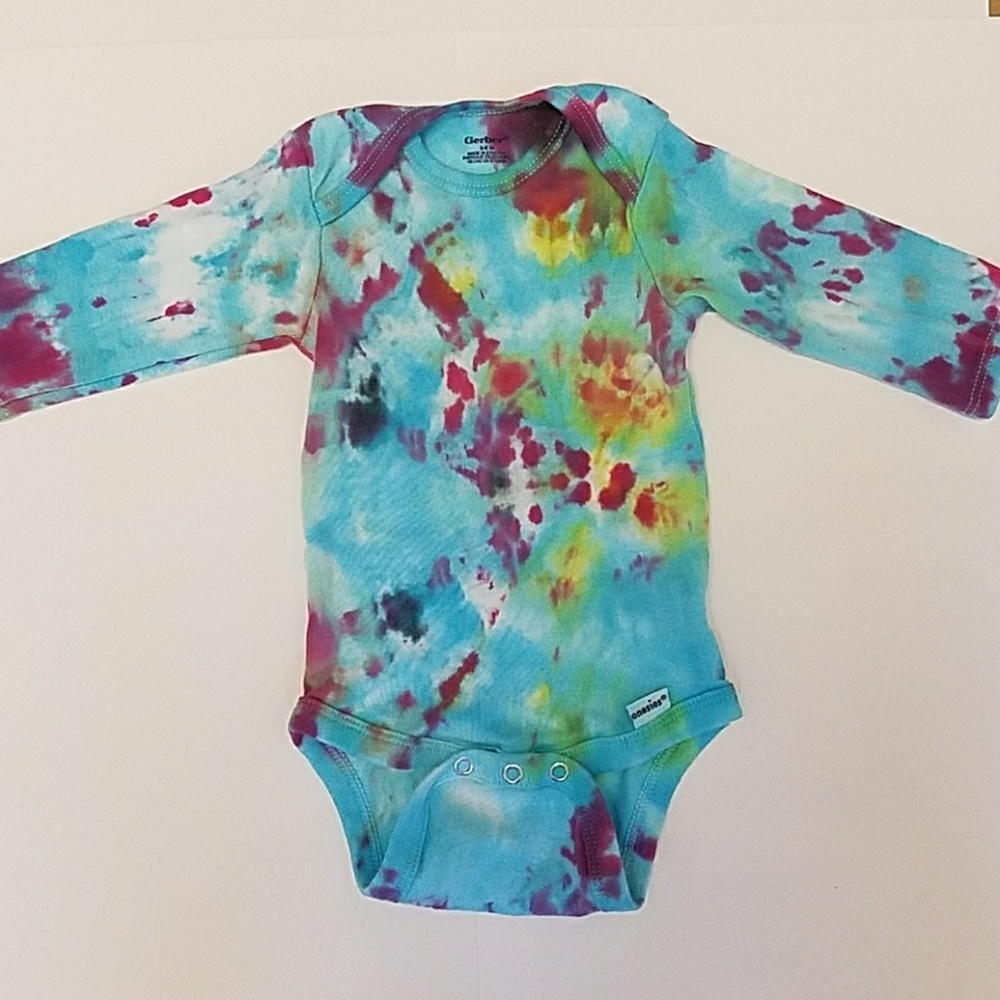 Tie-dyed Gerber onesie 3 to 6 months